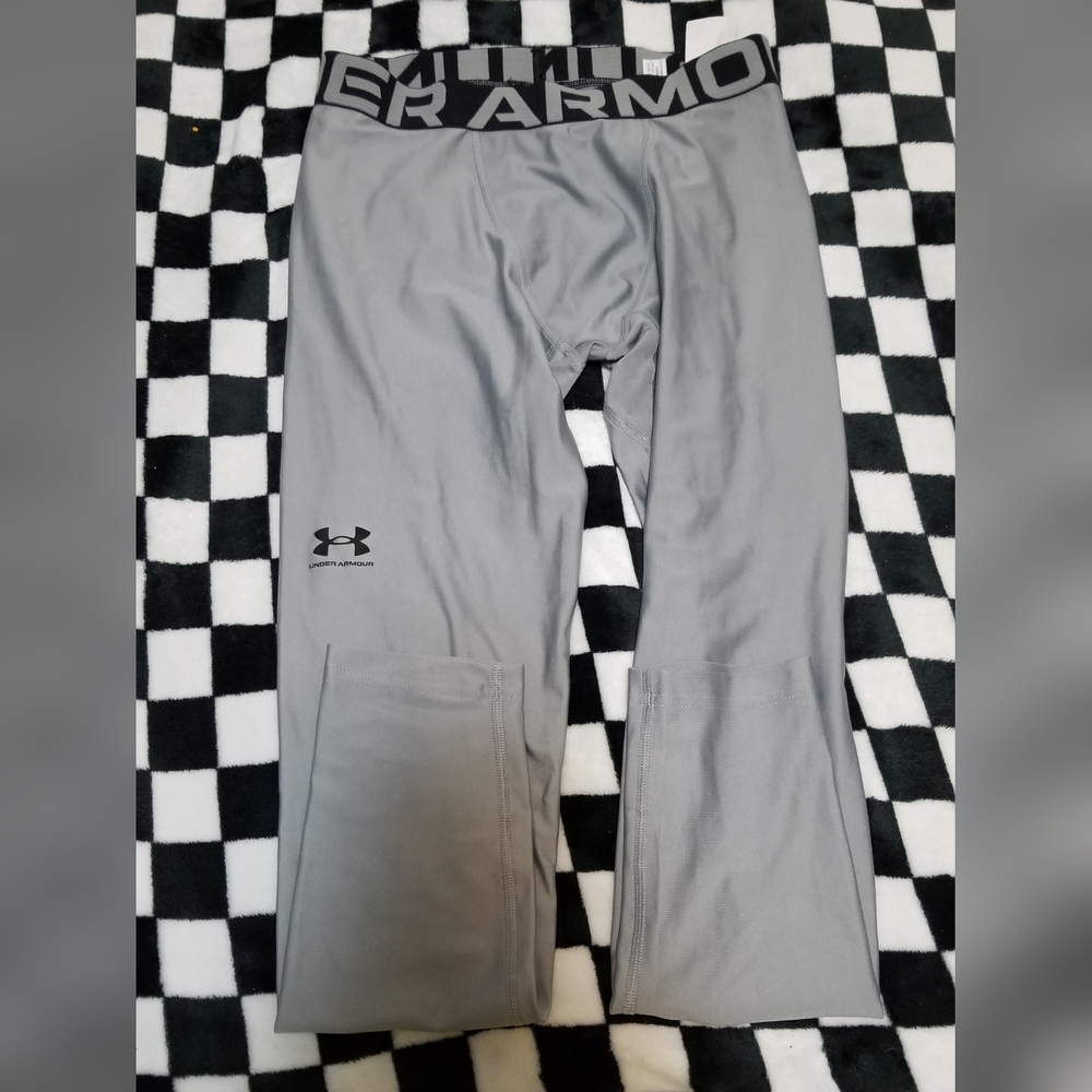 Boys Under Armour Mixed Lot.
